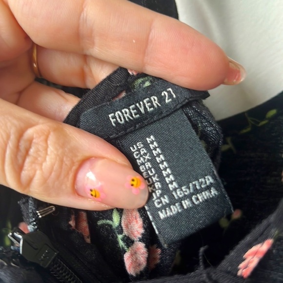 Forever 21 Black Pink Floral Suspender Style Straight Leg Jumpsuit M - Picture 3 of 4